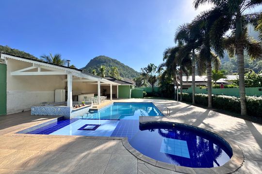 Área externa de casa de condomínio para alugar com 4 quartos, 800m² em Vargem Pequena, Rio de Janeiro