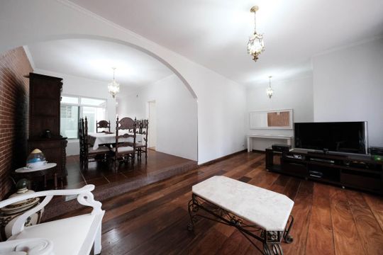 Casa para alugar com 4 quartos, 350m² em Jardim Popular, São Paulo