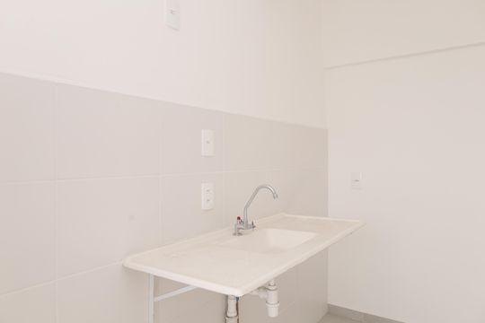 Cozinha de apartamento para alugar com 2 quartos, 38m² em Vila Campanela, São Paulo