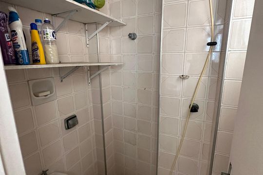 Banheiro 2 de apartamento para alugar com 1 quarto, 86m² em Centro, São Vicente