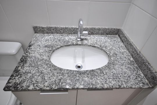 Banheiro de apartamento para alugar com 2 quartos, 49m² em Jardim Brasil, São Paulo