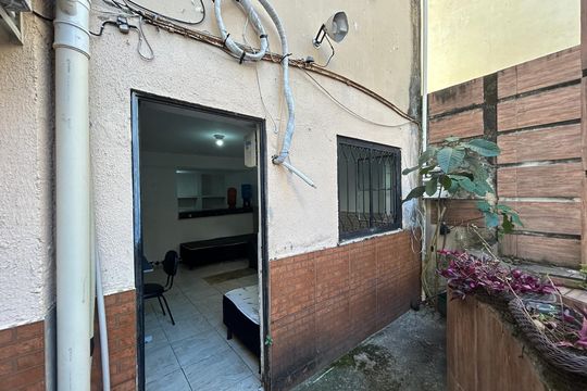 Fachada de casa para alugar com 1 quarto, 29m² em Lins de Vasconcelos, Rio de Janeiro