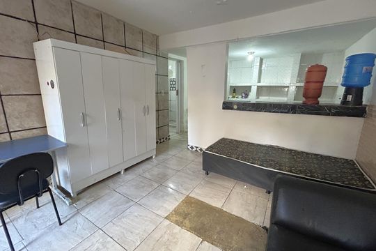 Sala/Quarto de casa para alugar com 1 quarto, 29m² em Lins de Vasconcelos, Rio de Janeiro