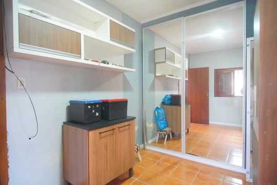 Closet do quarto 1 de casa à venda com 2 quartos, 144m² em Centro, São Leopoldo