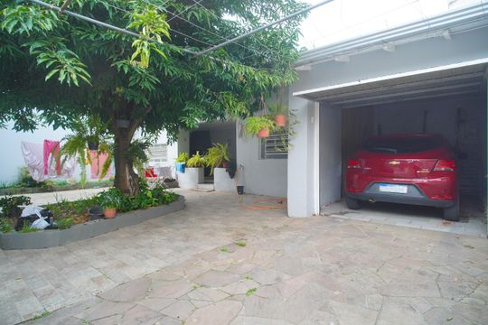 Garagem de casa à venda com 2 quartos, 144m² em Centro, São Leopoldo