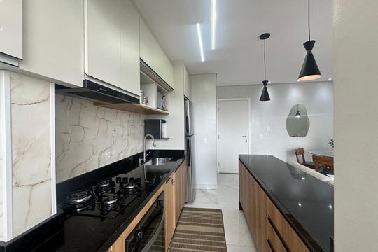 Cozinha de apartamento para alugar com 2 quartos, 52m² em Alphaville Empresarial, Barueri