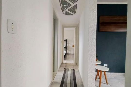 Corredor de apartamento para alugar com 2 quartos, 966m² em Parque Enseada, Guarujá