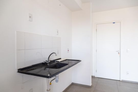Cozinha de apartamento à venda com 2 quartos, 44m² em Vila Itapegica, Guarulhos
