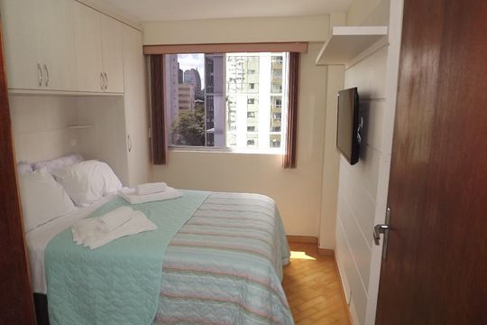 Quarto de apartamento à venda com 1 quarto, 41m² em Centro, Curitiba