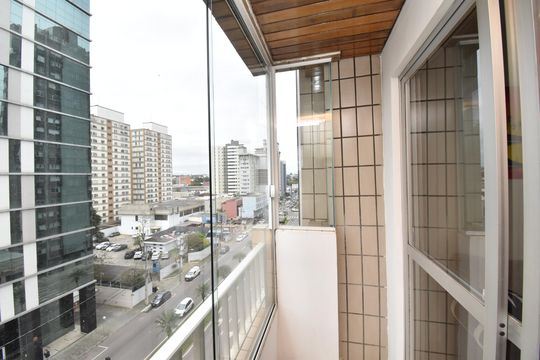Sacada da Sala de apartamento à venda com 1 quarto, 41m² em Centro, Curitiba