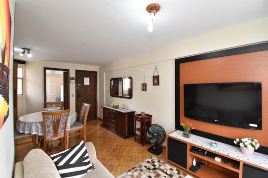 Sala de apartamento à venda com 1 quarto, 41m² em Centro, Curitiba