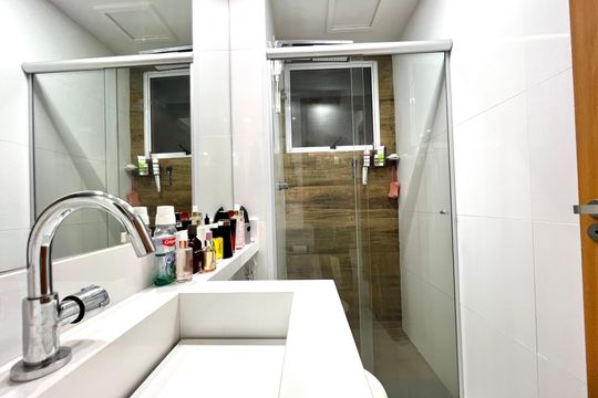 Banheiro Social de apartamento para alugar com 2 quartos, 50m² em Chacaras Reunidas Santa Terezinha, Contagem