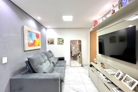 Sala de apartamento para alugar com 2 quartos, 50m² em Chacaras Reunidas Santa Terezinha, Contagem