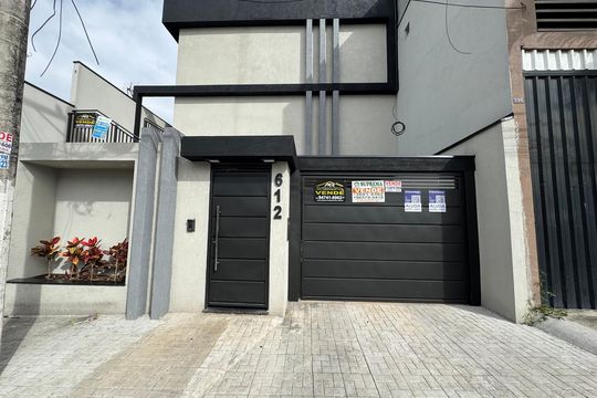 Fachada de casa de condomínio para alugar com 2 quartos, 60m² em Pestana, Osasco