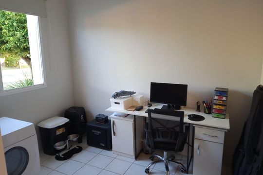 Quarto de casa de condomínio à venda com 2 quartos, 106m² em Rio Branco, Canoas