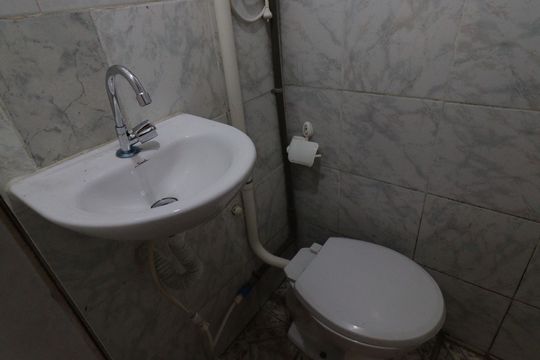 Banheiro de casa para alugar com 1 quarto, 50m² em Jardim Itapura, São Paulo