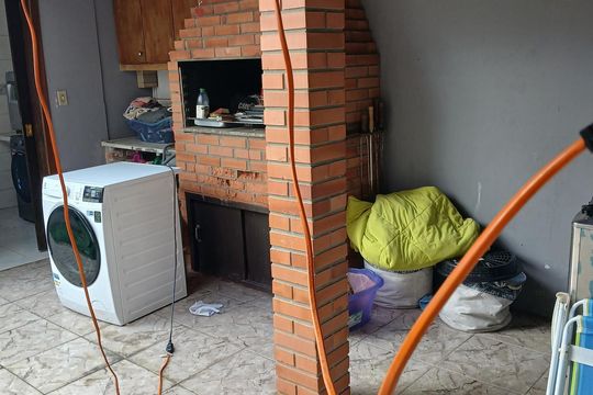 Área externa de casa de condomínio à venda com 4 quartos, 200m² em Cavalhada, Porto Alegre