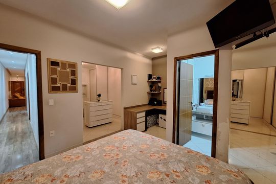Suíte  de apartamento à venda com 2 quartos, 154m² em Vila Floresta, Santo André