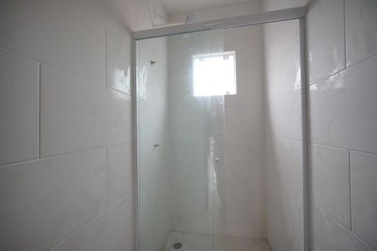 Banheiro de apartamento para alugar com 1 quarto, 30m² em São Sebastiao, Palhoça