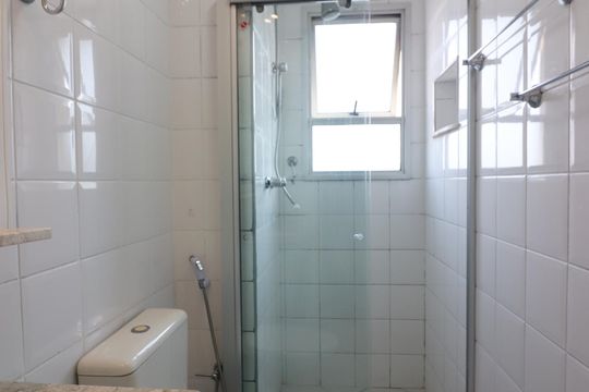 Banheiro Social de apartamento para alugar com 2 quartos, 48m² em Paulicéia, São Bernardo do Campo