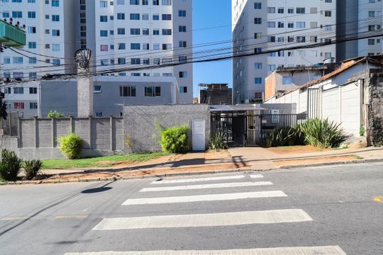 Fachada de apartamento para alugar com 2 quartos, 44m² em Vila Chabilandia, São Paulo
