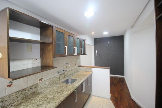 Cozinha de apartamento para alugar com 2 quartos, 81m² em Petrópolis, Porto Alegre