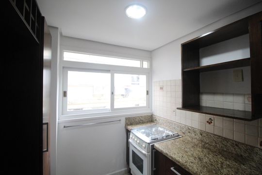 Cozinha de apartamento para alugar com 2 quartos, 81m² em Petrópolis, Porto Alegre