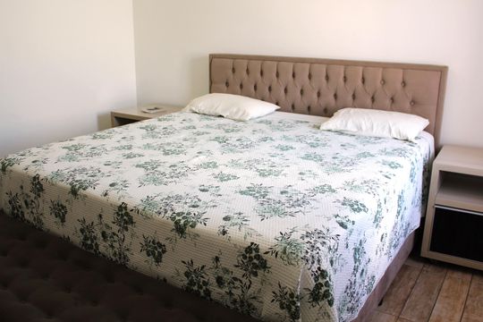 Suíte 1 de casa à venda com 4 quartos, 390m² em Parque dos Principes, São Paulo