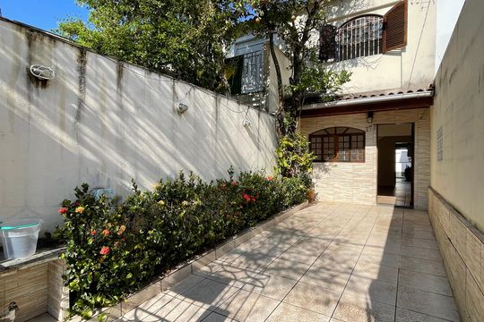 Garagem  de casa à venda com 2 quartos, 69m² em Jardim Trussardi, São Paulo