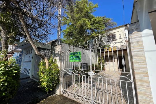 Fachada  de casa à venda com 2 quartos, 69m² em Jardim Trussardi, São Paulo