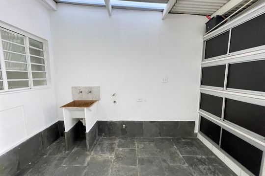 Área de serviço  de casa à venda com 2 quartos, 69m² em Jardim Trussardi, São Paulo