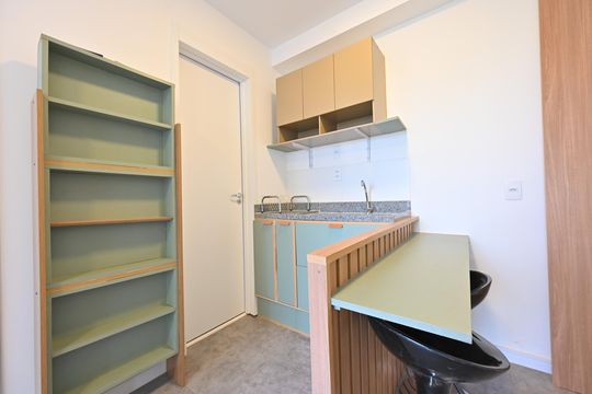 Cozinha de apartamento para alugar com 1 quarto, 28m² em Vila Clementino, São Paulo