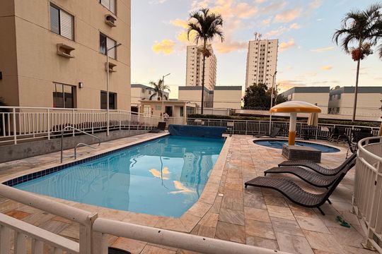 Área comum - Piscina de apartamento para alugar com 2 quartos, 45m² em Jardim Monte Serrat, Aparecida de Goiânia