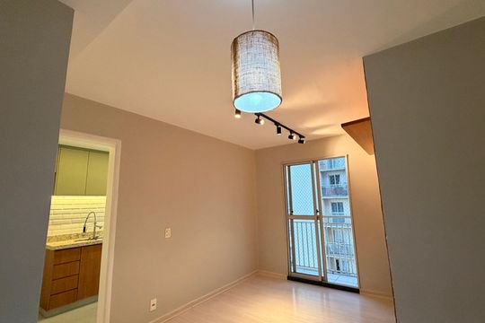 Sala de apartamento para alugar com 2 quartos, 45m² em Jardim Monte Serrat, Aparecida de Goiânia