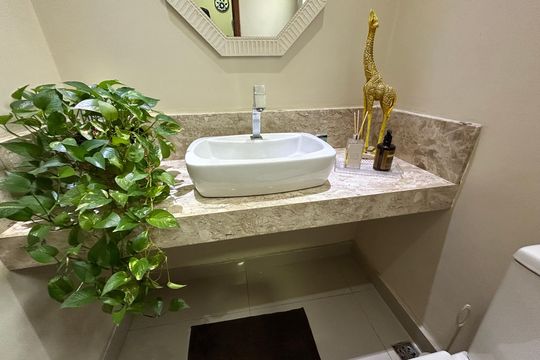 Lavabo de casa à venda com 3 quartos, 240m² em Inhaúma, Rio de Janeiro