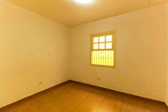 Quarto 2 de casa à venda com 2 quartos, 130m² em Vila Canero, São Paulo