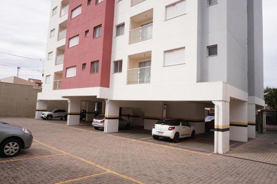 Área comum - Garagem de apartamento para alugar com 2 quartos, 56m² em Vila Costa do Sol, São Carlos