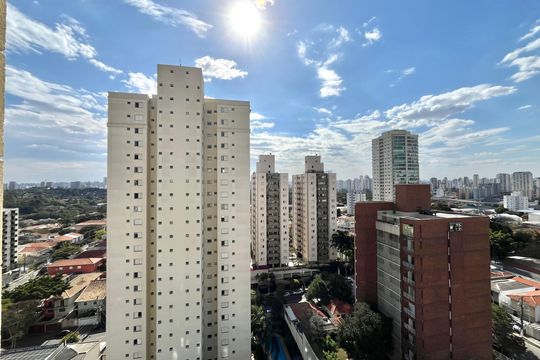 Vista da Suíte de apartamento para alugar com 3 quartos, 100m² em Vila Alexandria, São Paulo