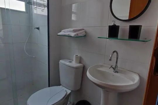 Banheiro de apartamento para alugar com 2 quartos, 40m² em Parque Santa Rosa, Suzano
