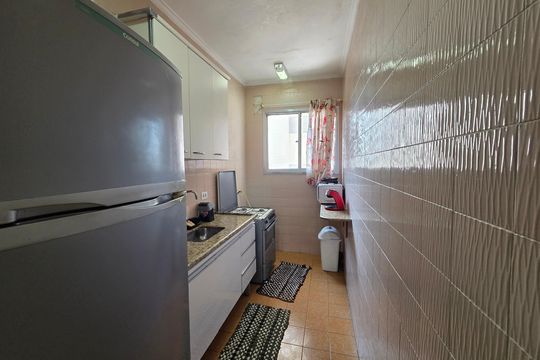 Cozinha de apartamento para alugar com 1 quarto, 43m² em Nova Mirim, Praia Grande