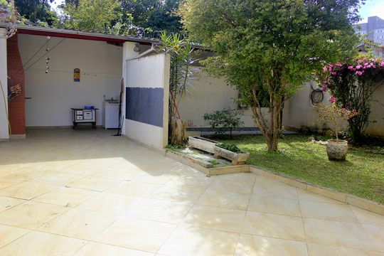 Quintal de casa à venda com 3 quartos, 265m² em Vila Rosalia, Guarulhos