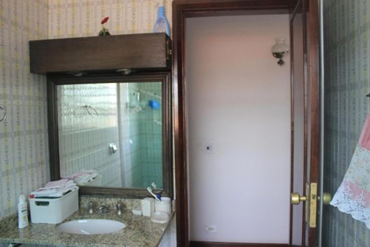 Banheiro da Suíte de casa à venda com 3 quartos, 265m² em Vila Rosalia, Guarulhos