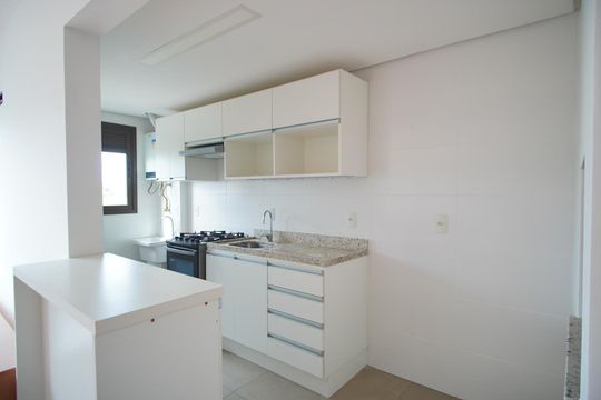 Cozinha de apartamento para alugar com 2 quartos, 66m² em Passo D’areia, Porto Alegre
