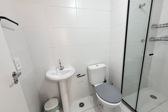 Banheiro de kitnet/studio para alugar com 1 quarto, 24m² em Brás, São Paulo