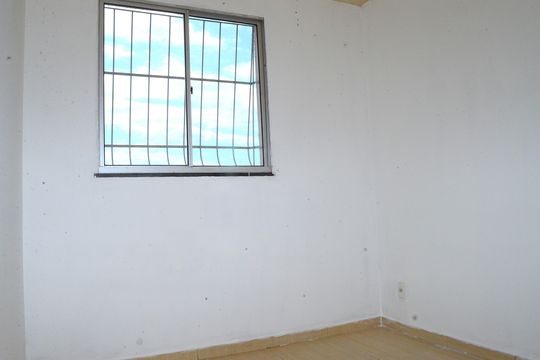 Quarto 2 de apartamento para alugar com 2 quartos, 45m² em Jardim Vitoria, Belo Horizonte