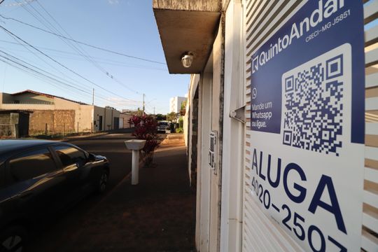 Plaquinha de apartamento para alugar com 2 quartos, 59m² em Jardim Inconfidência, Uberlândia