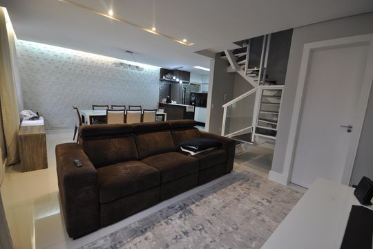 Sala de casa de condomínio à venda com 3 quartos, 145m² em Vila Paiva, São Paulo