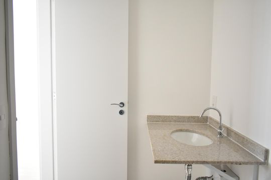 Banheiro Social de apartamento à venda com 2 quartos, 65m² em Chácara Inglesa, São Paulo