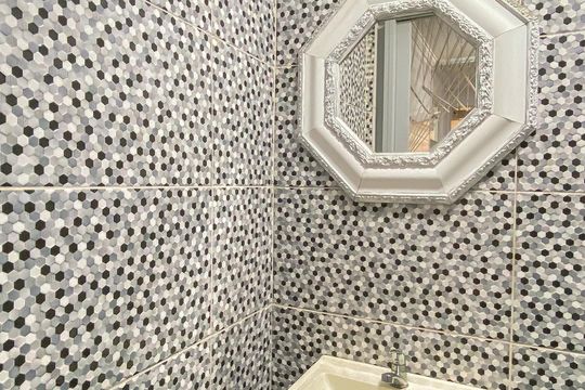 Banheiro de serviço de apartamento à venda com 3 quartos, 100m² em Chácara Cruzeiro do Sul, São Paulo