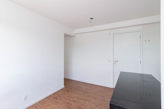 Sala de apartamento para alugar com 2 quartos, 40m² em Vila Zat, São Paulo